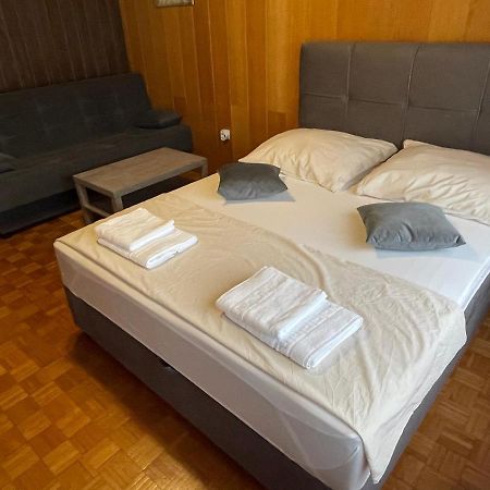 Apartment Ado เซลเซ ภายนอก รูปภาพ